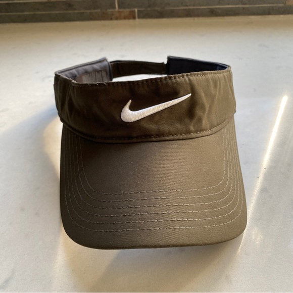 Nike Golf 20XI grey visor - Picture 1 of 9